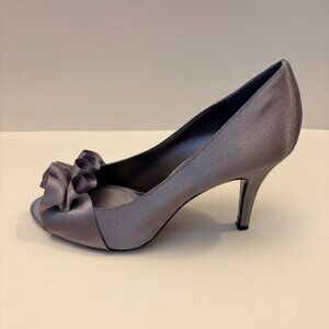 Nina Fulvia Women's Light Pewter Satin Ruffle Peep Toe Heels Size US 7.5 M